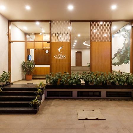 Hotel Classic Mid Town, 戈尔哈布尔 外观 照片
