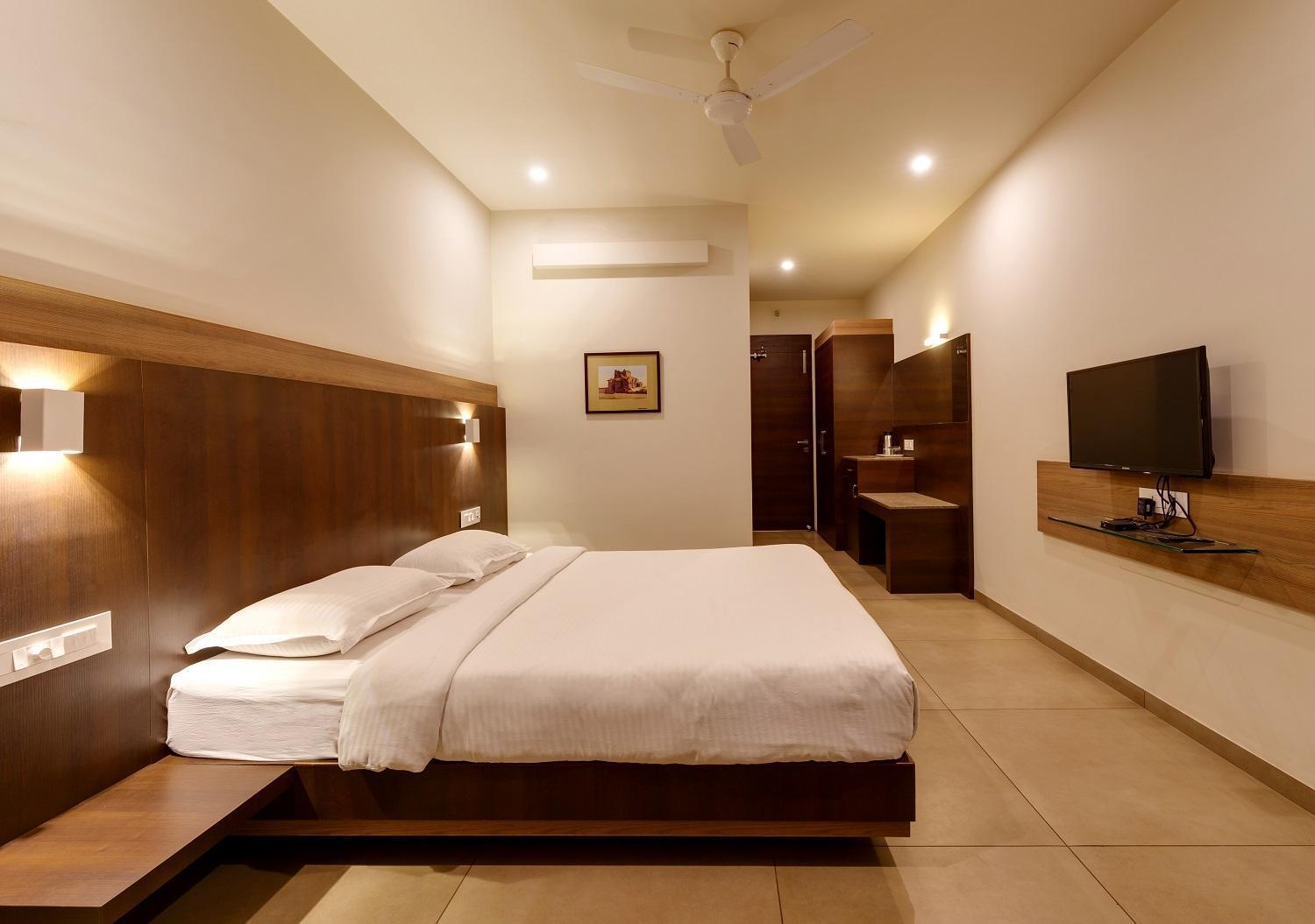 Hotel Classic Mid Town, 戈尔哈布尔 外观 照片
