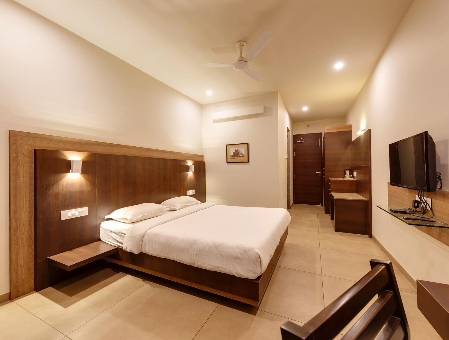 Hotel Classic Mid Town, 戈尔哈布尔 外观 照片