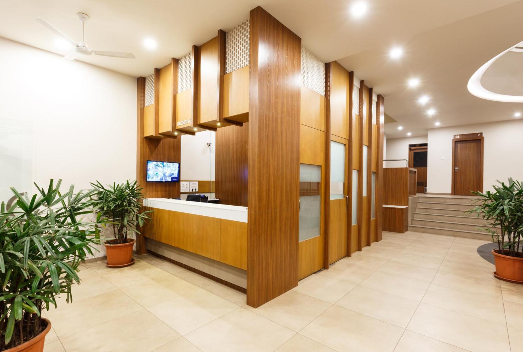 Hotel Classic Mid Town, 戈尔哈布尔 外观 照片