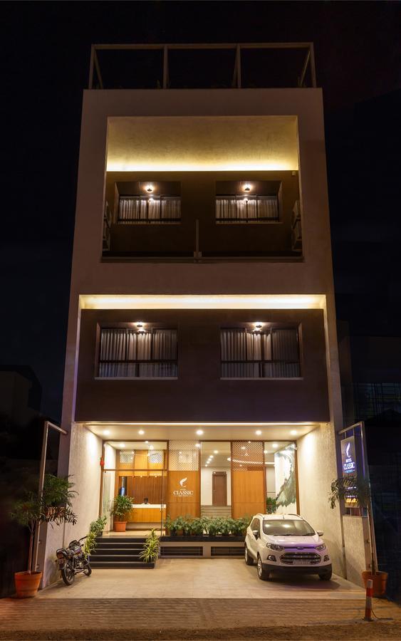 Hotel Classic Mid Town, 戈尔哈布尔 外观 照片