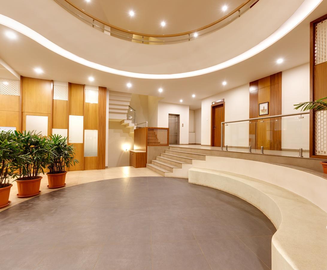 Hotel Classic Mid Town, 戈尔哈布尔 外观 照片