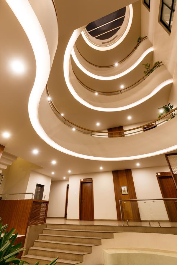 Hotel Classic Mid Town, 戈尔哈布尔 外观 照片